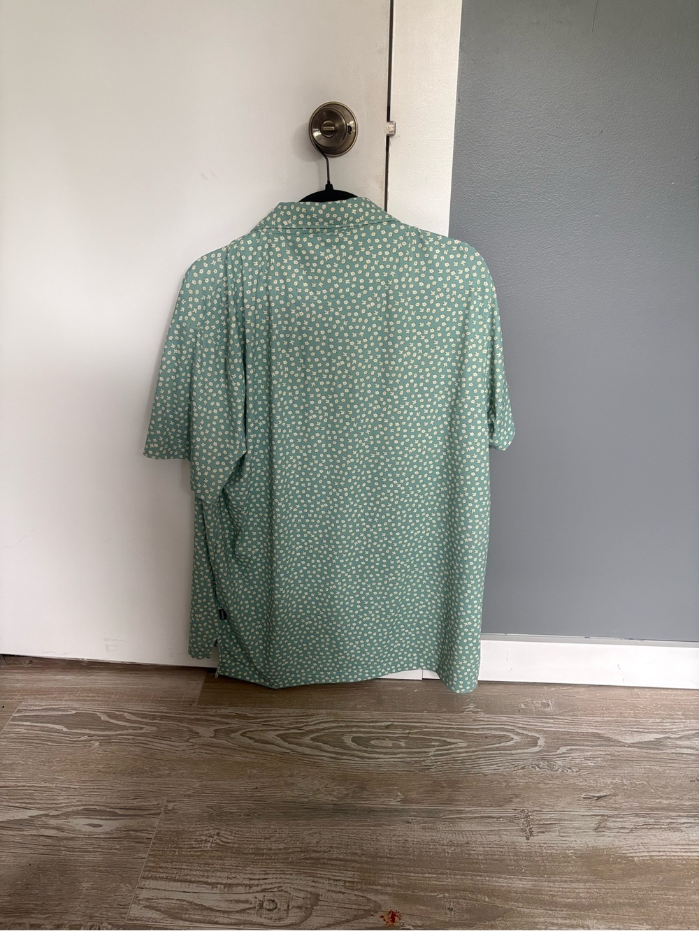 Breezy Short-Sleeve Mint Green Polo with Micro Print - Picture 3 of 3